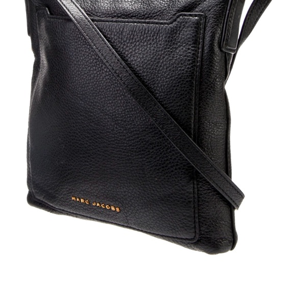 Marc Jacobs
Leather Messenger Bag - Picture 2 of 6